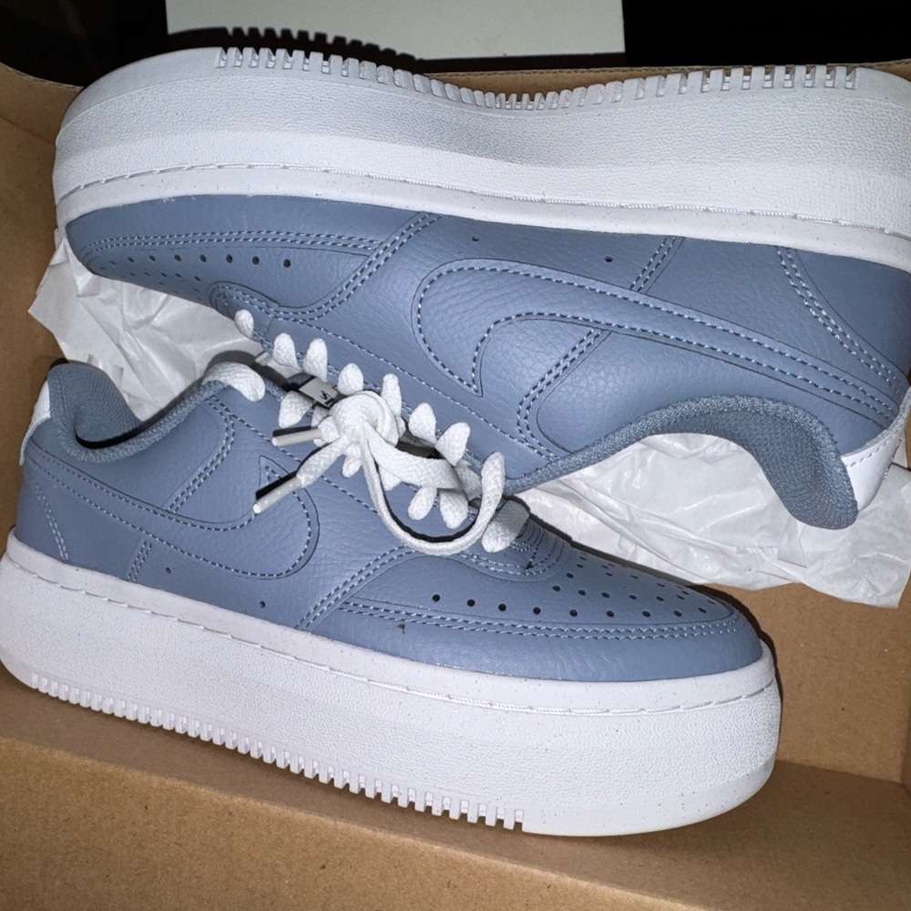 Nike Women’s Revolution 5